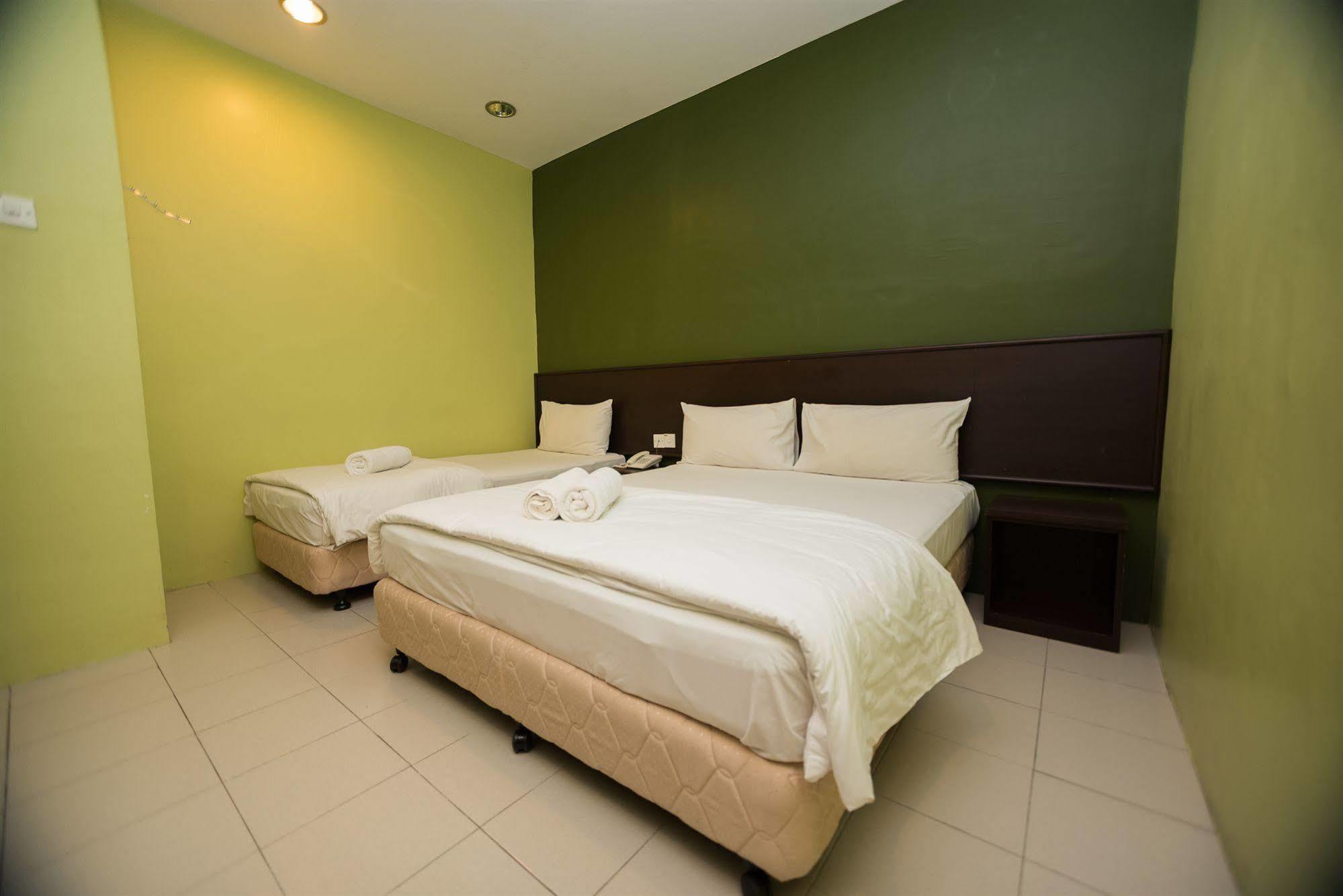 Bary Inn, Klia & Klia2 - 24 Hours Free Airport Pick-Up Sepang Buitenkant foto