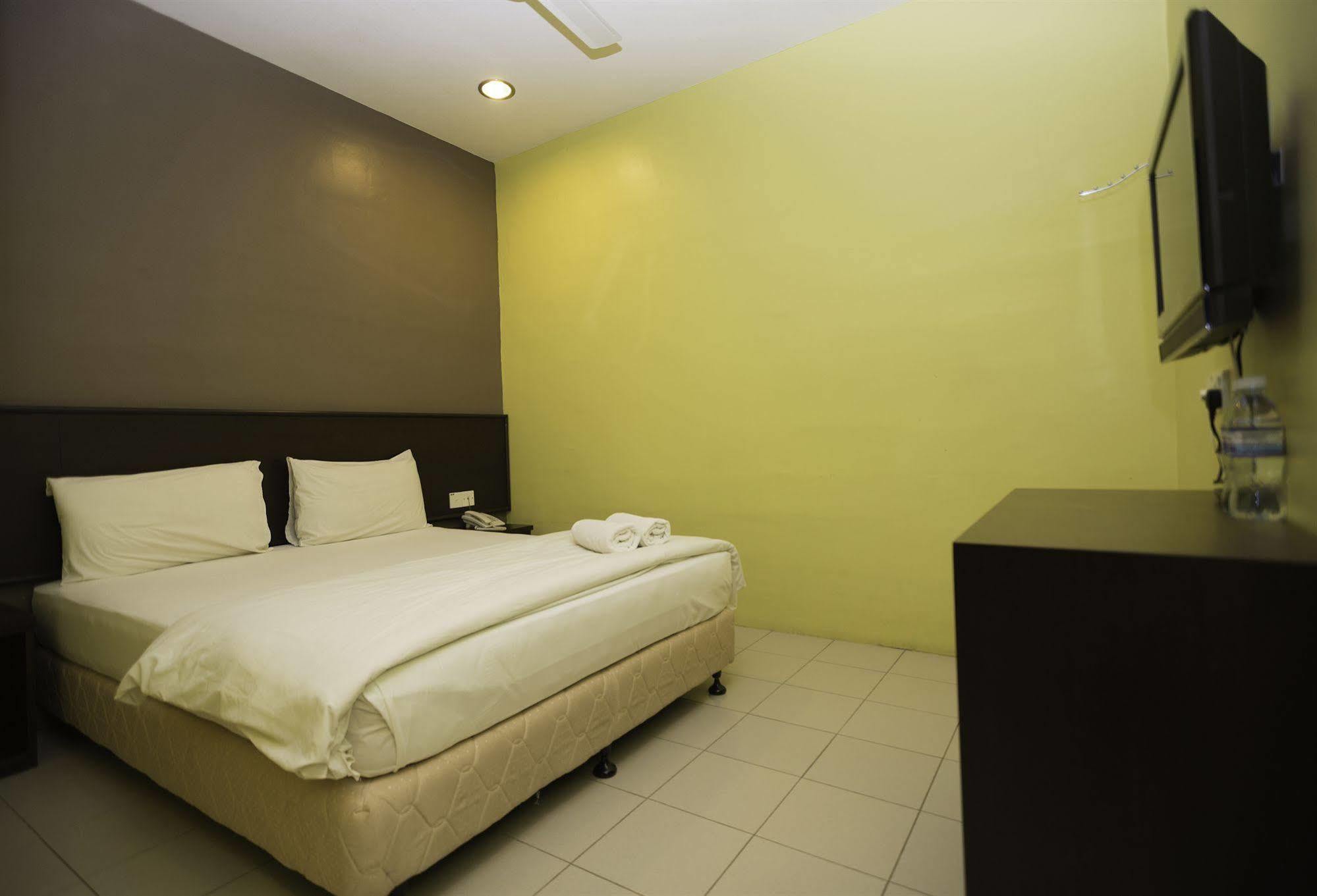 Bary Inn, Klia & Klia2 - 24 Hours Free Airport Pick-Up Sepang Buitenkant foto